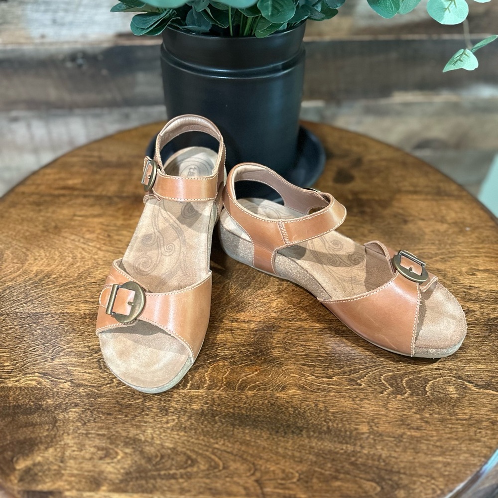 Taos Sandals 38